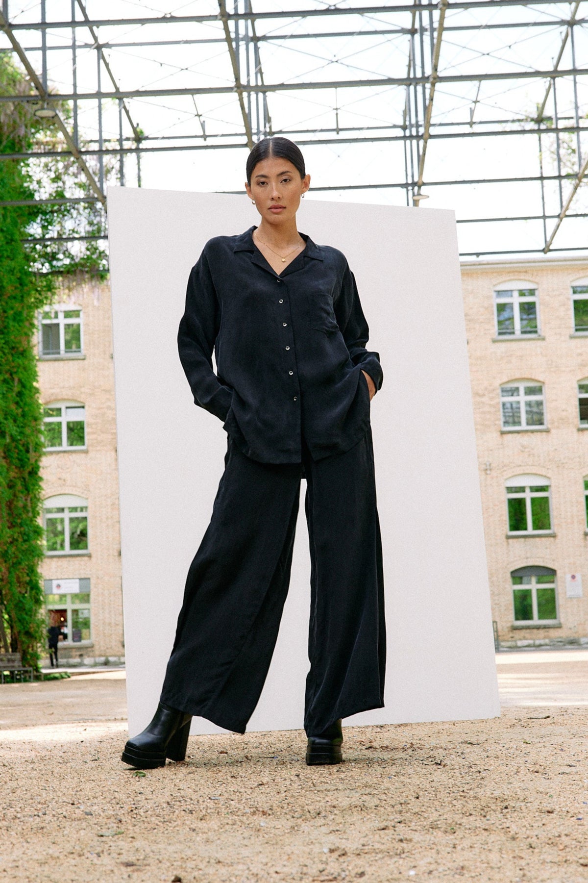 Woven Cupro Leisure Pants - graphite