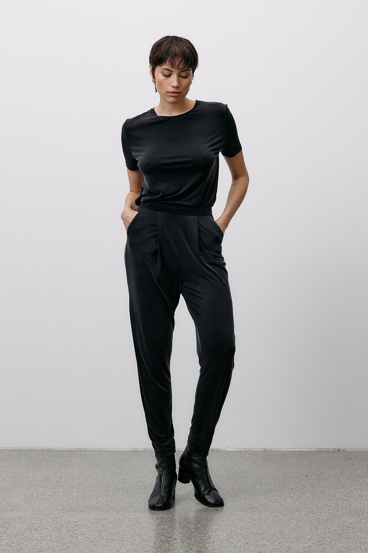 Cupro Lounge Jogger - graphite