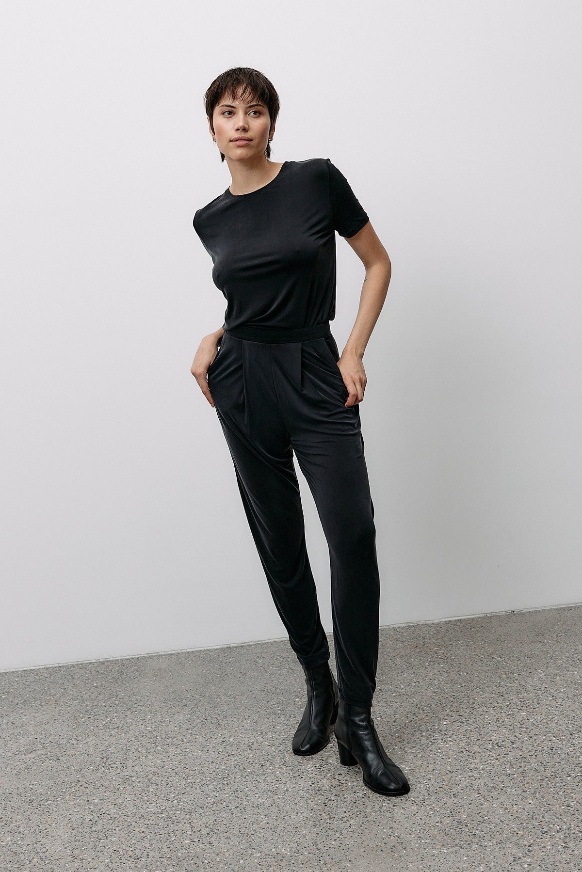 Cupro Lounge Jogger - graphite