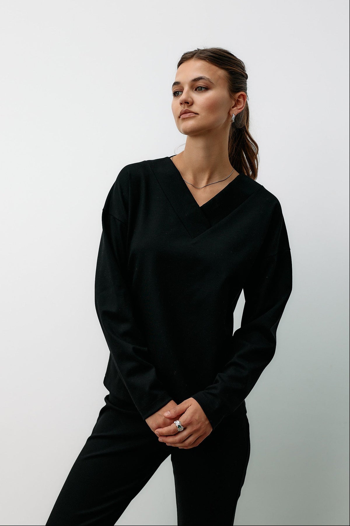 Transformation V-Neck - black intense