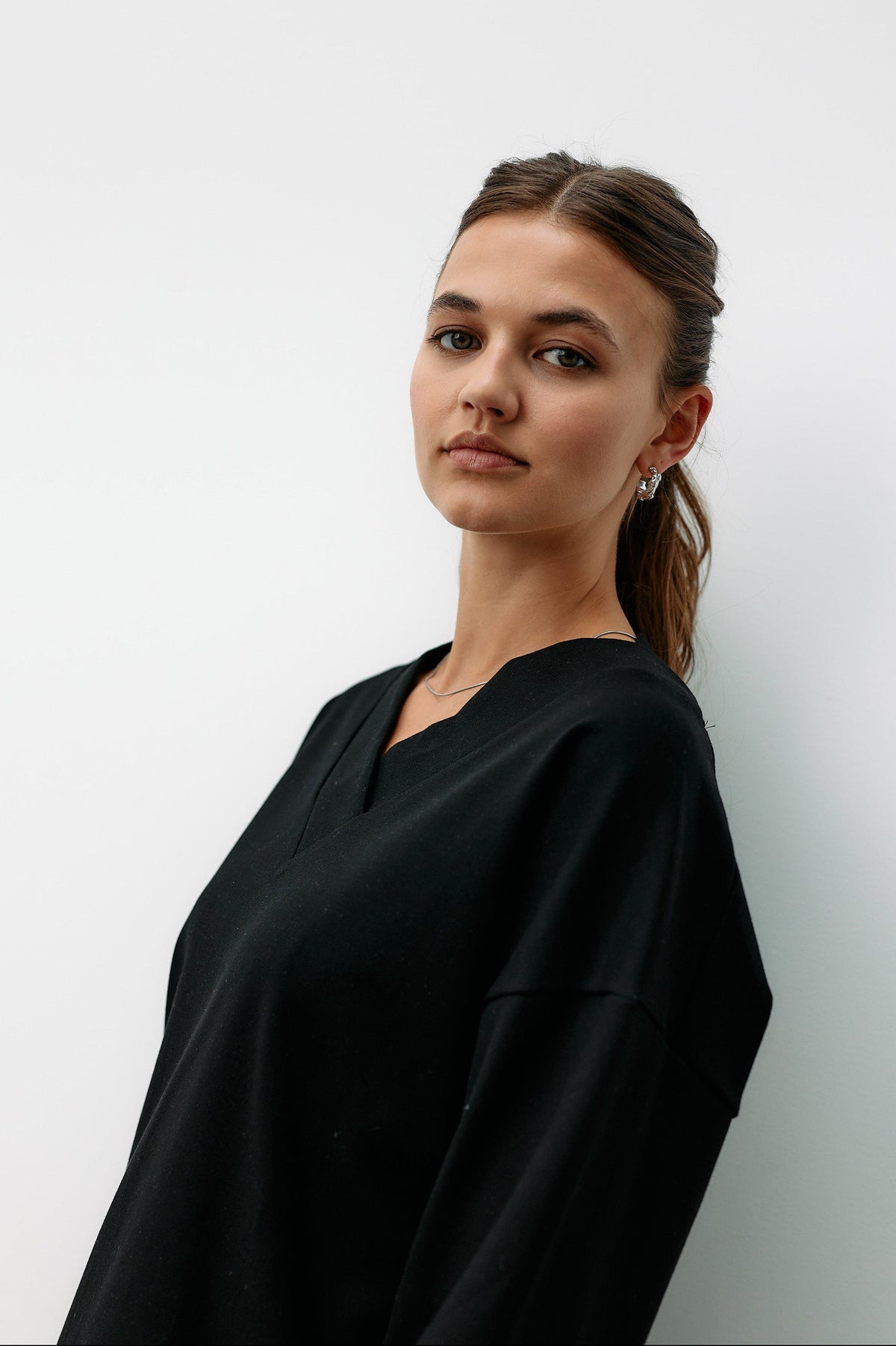 Transformation V-Neck - black intense