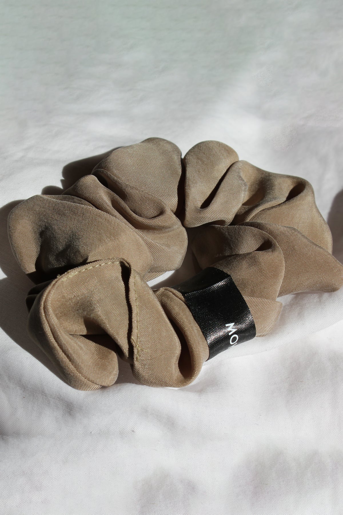 Woven Cupro Scrunchie medium - coriander