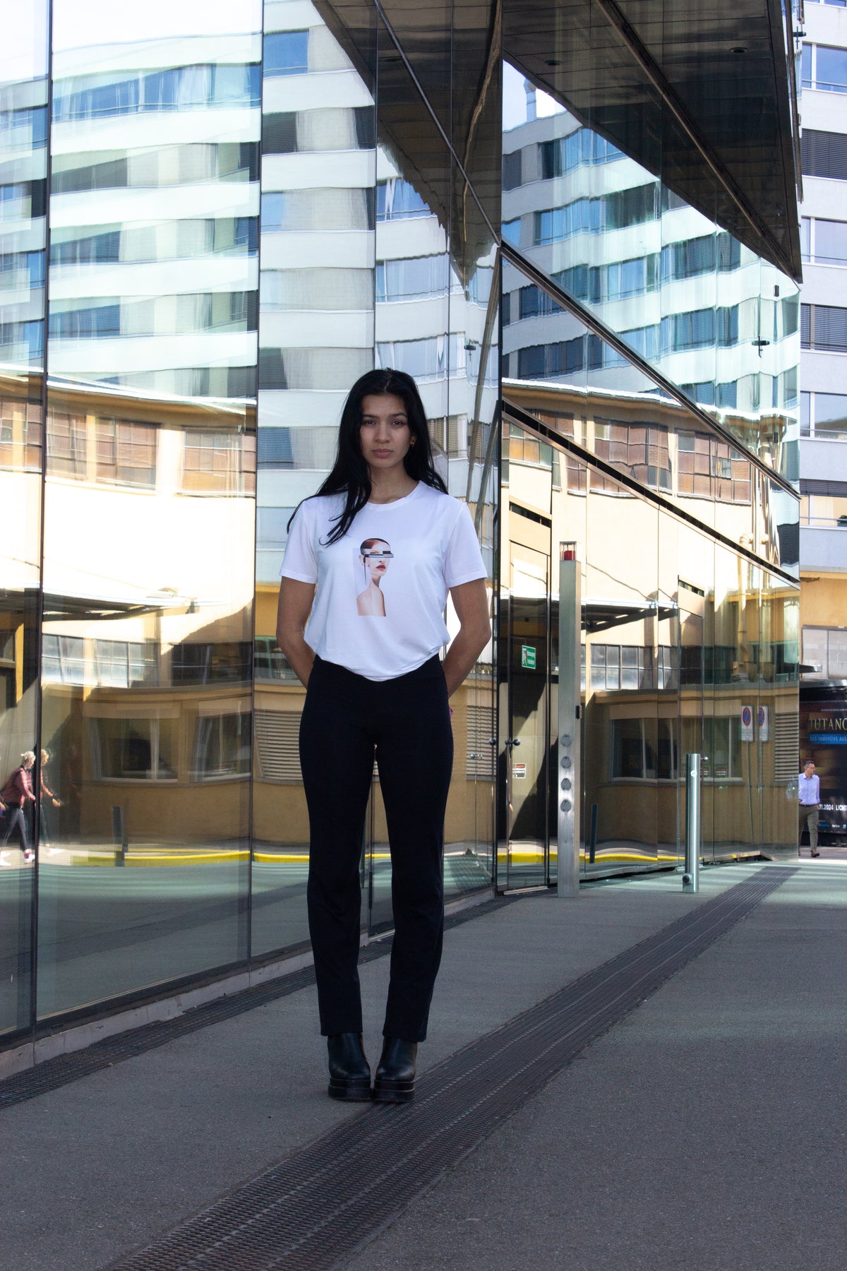 Carmen Köppel Collab-T - infinity white